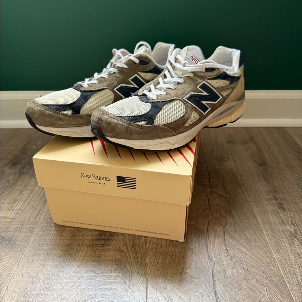 New Balance 990v3 Olive/White/Cream/Navy